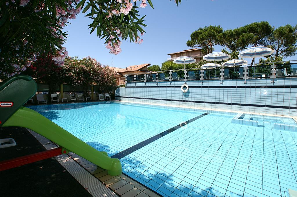 Hotel Antares Cervia Eksteriør billede